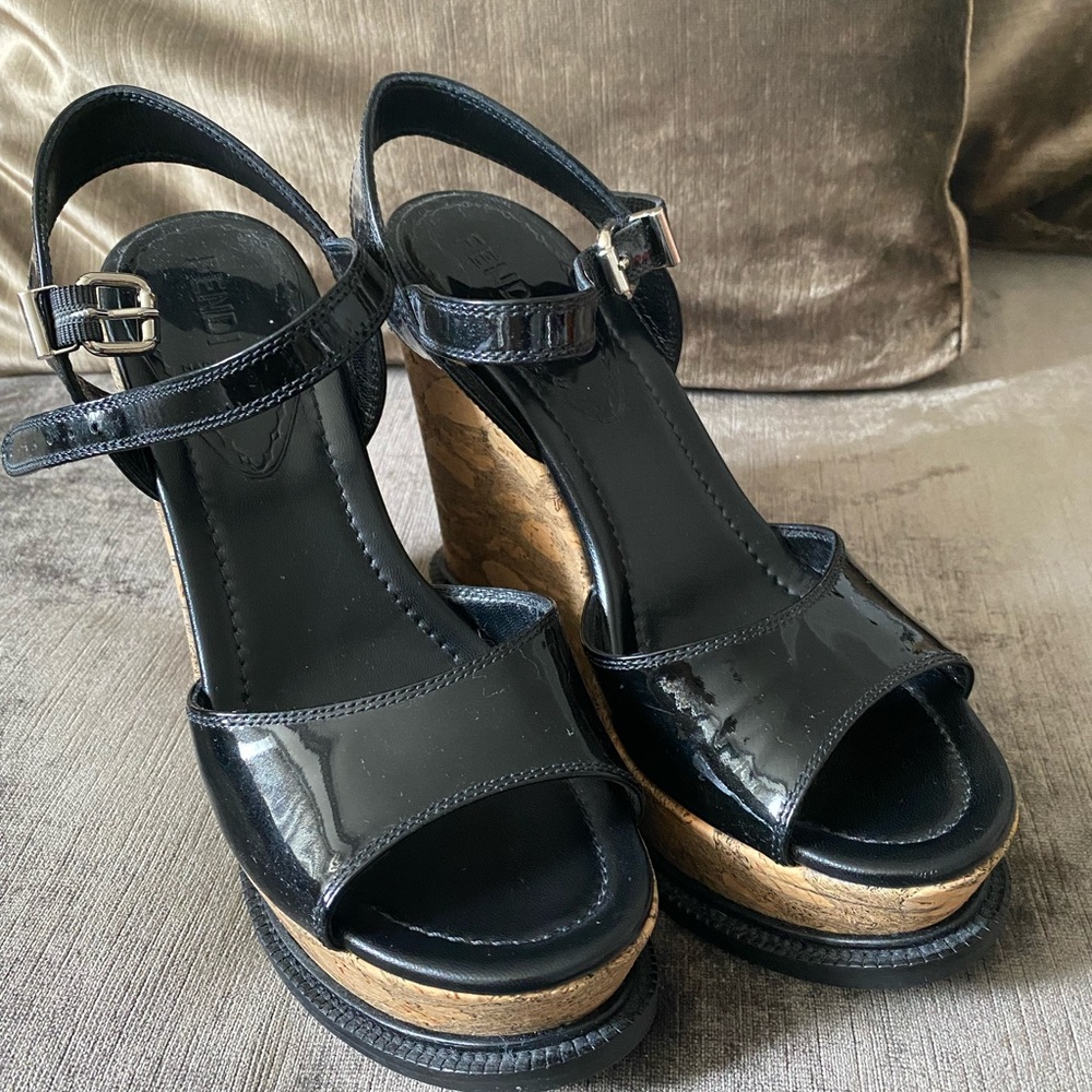 ✨PREOWNED ✨💯% AUTHENTIC FENDI WEDGES